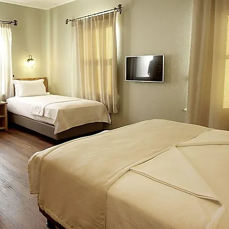 Hotell Cunda Labris 3*