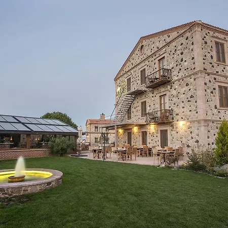 Hotell Cunda Labris 3*