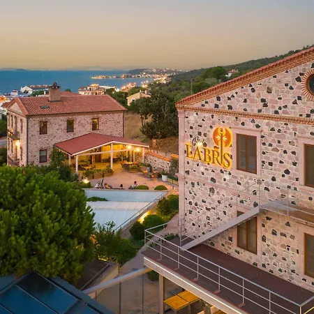 מלון Cunda Labris 3*